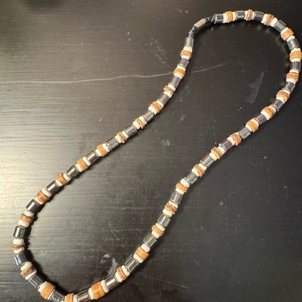 Beaded Necklace in Black and Brown